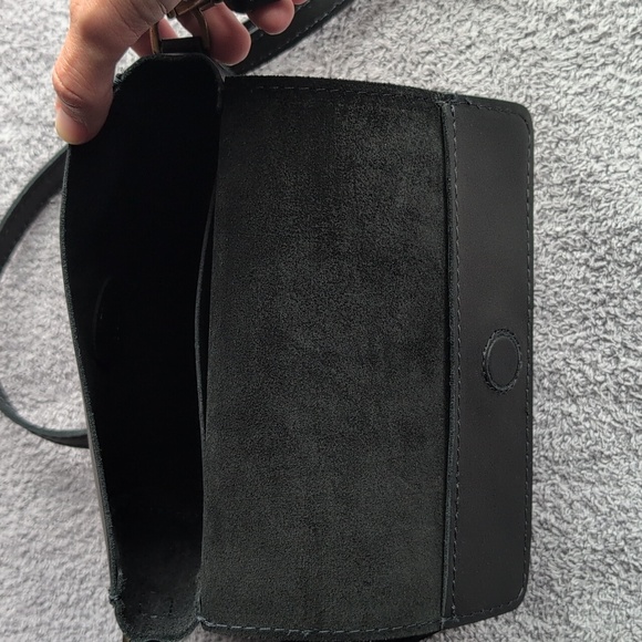 Portland Leather Mini Metro Crossbody In Smooth Black - Picture 6 of 12